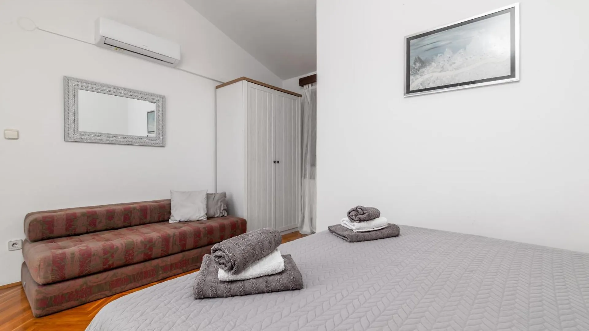 Vakantiehuis Family Friendly House With A Swimming Pool Krnica, Marcana - 24375 Kroatië